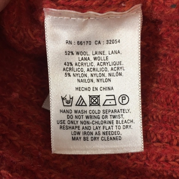 Far Away From Close Red Cable Knit Cardigan Sweater Womens Small V Neck High Low - Picture 7 of 11